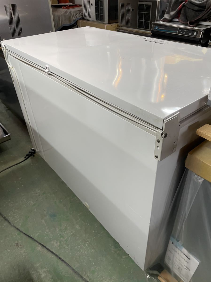 最低価格の サンデン 冷凍ストッカー 冷凍庫 216L SH-220XC 2016年製 ①
